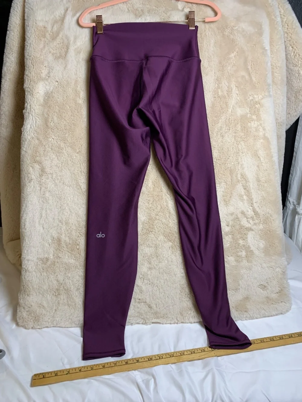 ALO-new condition sz small purple/plummy athletic leggings pants sz Small